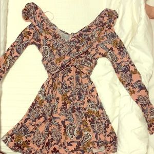 Jessica Simpson maternity shirt